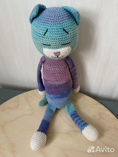 Кот вязаный игрушка