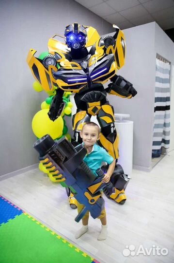 Робот Бамблби, Халк, железный человек