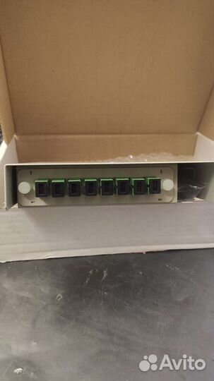 Оптический Кросс шкон-мм/1-8-SC-8 SC/APC ссд