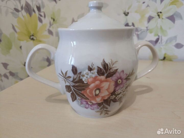 Заварочные чайники, сахарницы