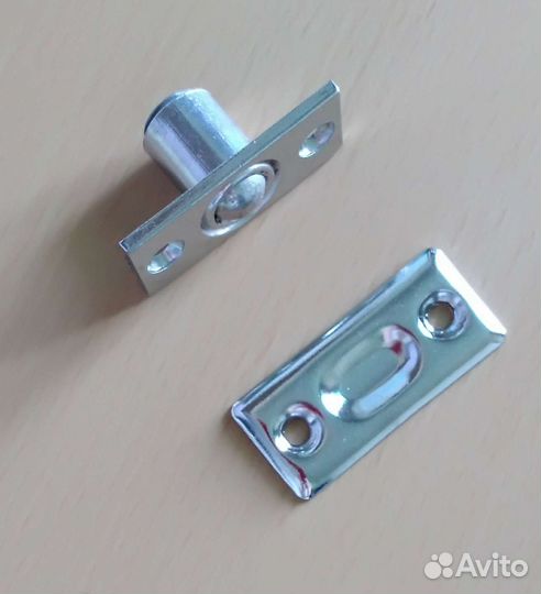 Дверные аксессуары (ручки, защелки, петли, замки)