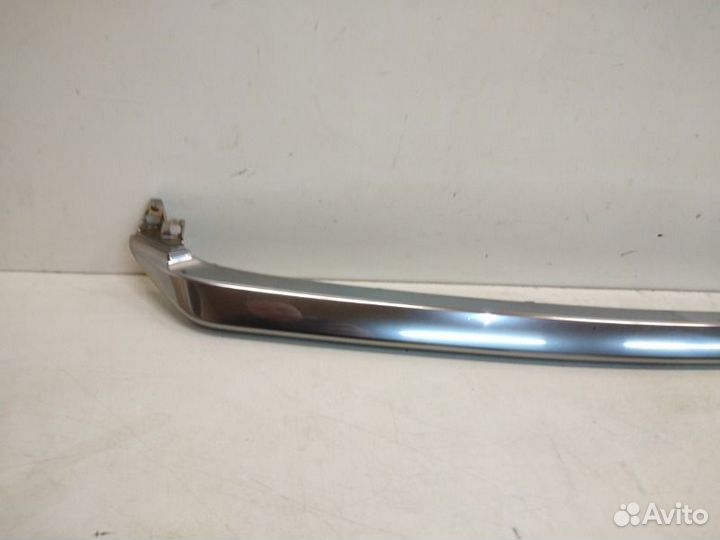 Молдинг решетки радиатора передний Lexus Rx 4