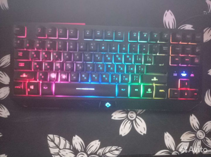 Продаю клавиатуру Tesla Tkl rgb 2020