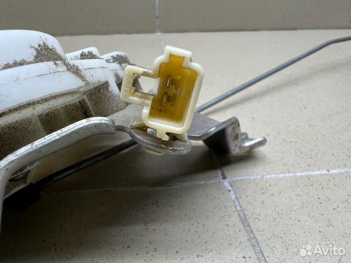 Активатор замка багажника Suzuki Sx4 седан M16A