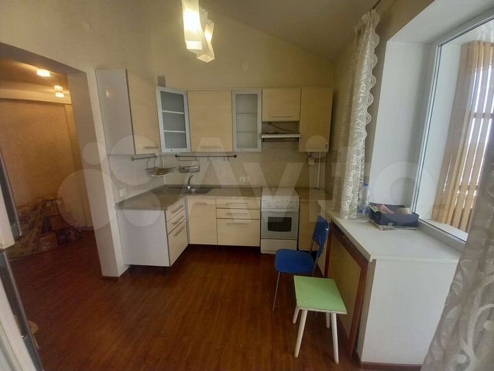 3-к. квартира, 100 м², 10/10 эт.