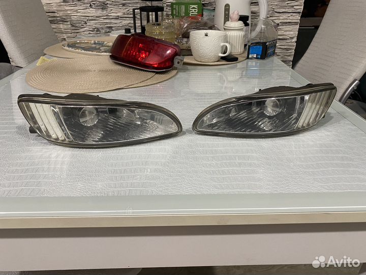 Фара противотуманная передняя леаая и правая