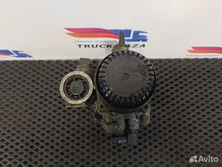 Кран управления тормозами прицепа