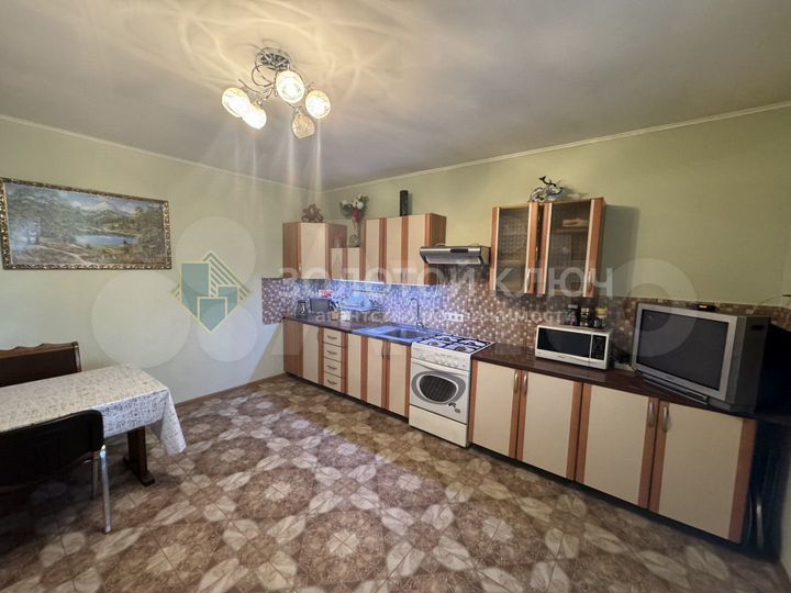 Дом 265 м² на участке 8 сот.