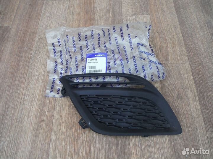 Накладка птф правая Volvo XC60 2013