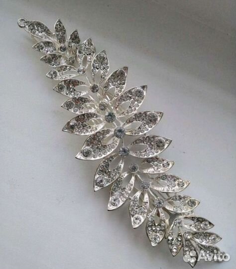 Украшение в прическу