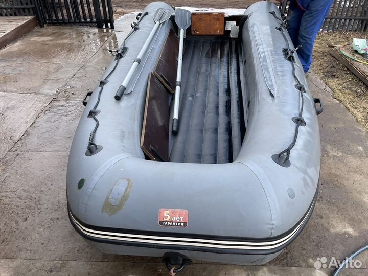Лодка хантер 3300