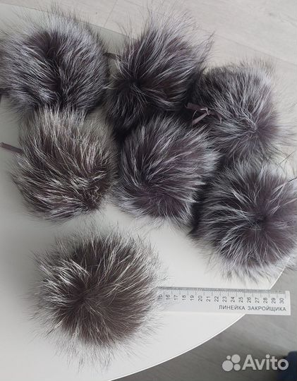 Меховые помпоны