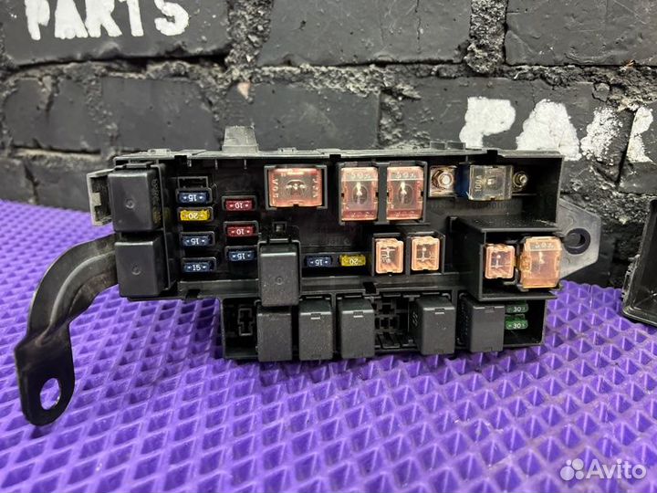 Блок предохранителей Subaru Legacy BEE-005544 EZ30