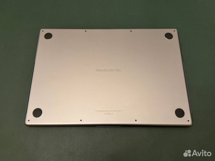 Apple MacBook Pro M1 16