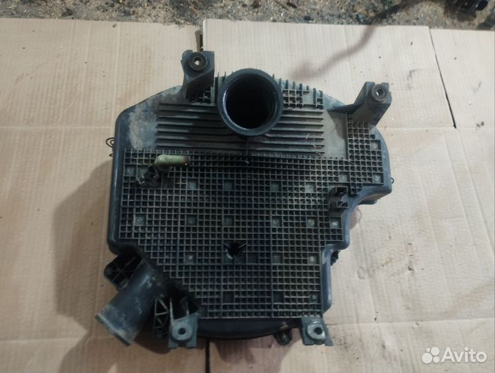 Корпус воздушного фильтра Sandero 1 Stepway 1.4