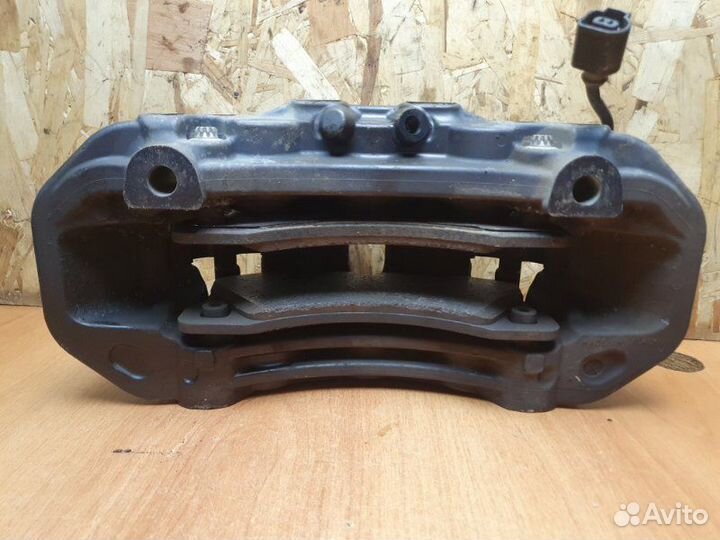 Суппорт передний правый Volkswagen Touareg 7P cgea