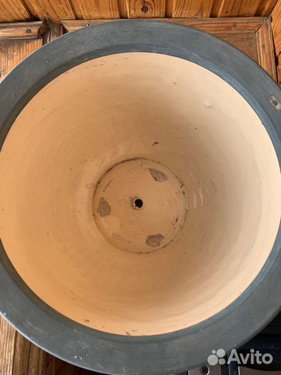 Горшок для цветов. Большой. диаметр 27 см