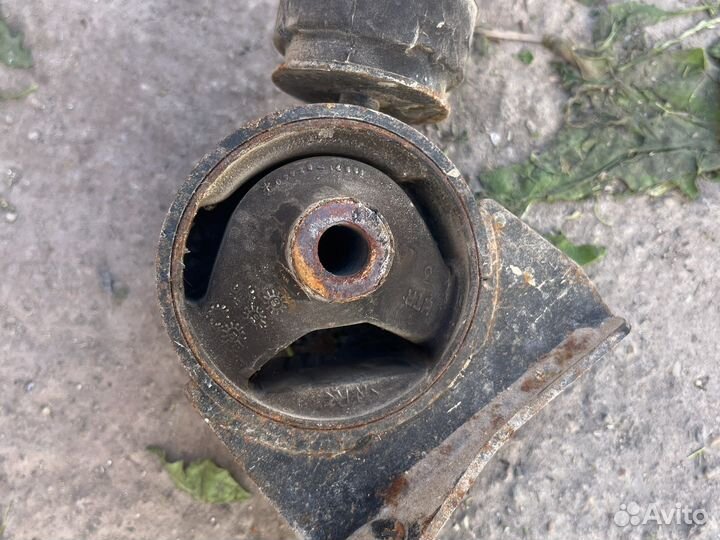 Подушка двигателя задняя faw v 5