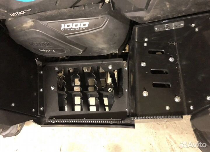 Защита подножек Proquad на BRP