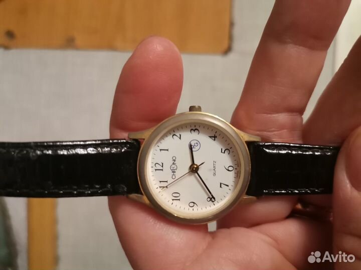 Часы наручные мужские и женские