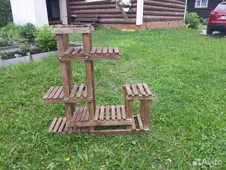 Многоуровневая подставка для цветов