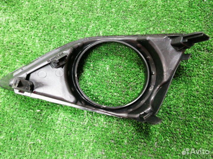 Накладка окантовка фары передняя правая Corolla