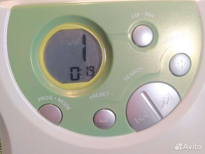 CD проигрыватель Philips digital tuner AZ3010