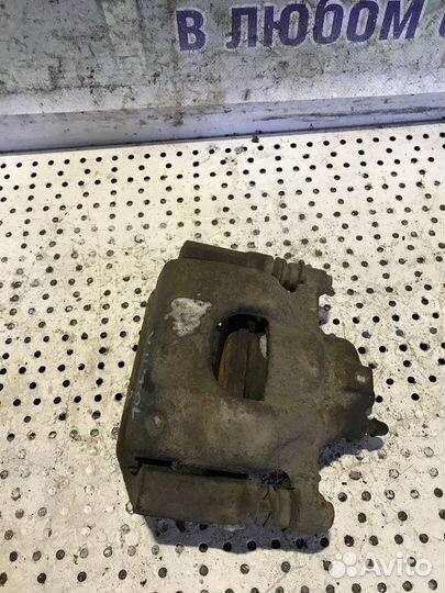 Суппорт передний левый Peugeot 107