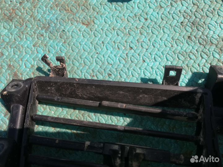 Решётка вентиляционная Митсубиси Лансер 9