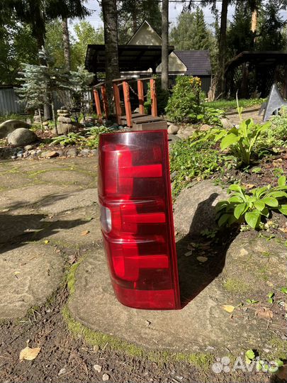 Фонарь задний правый Chevrolet Tahoe 2006-2014