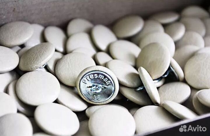 Мебельные пуговицы