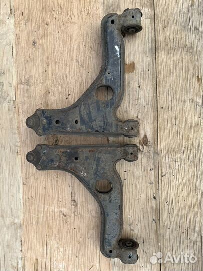 Рычаг передний нижний Opel Zafira B