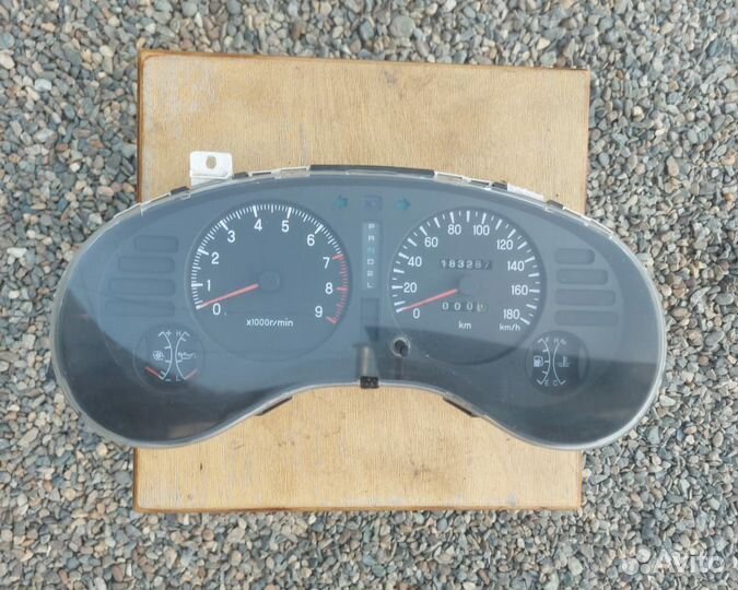 Приборная панель Mitsubishi Eclipse