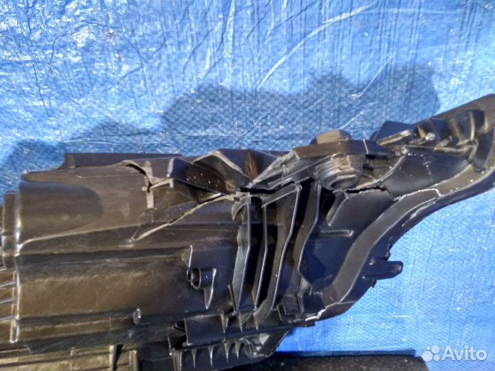 Фара левая Audi Q8
