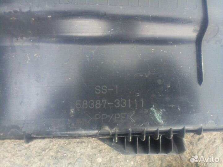 Обшивка багажника средняя Toyota Camry XV50 2AR