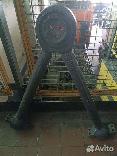 Тяга V-образная volvo