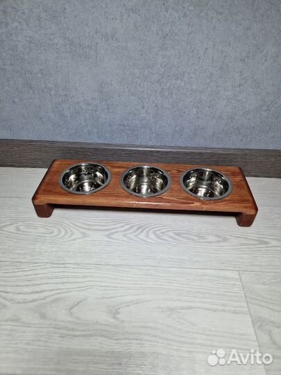 Подставка с мисками 
