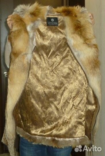 Меховая жилетка из Лисы (новая)