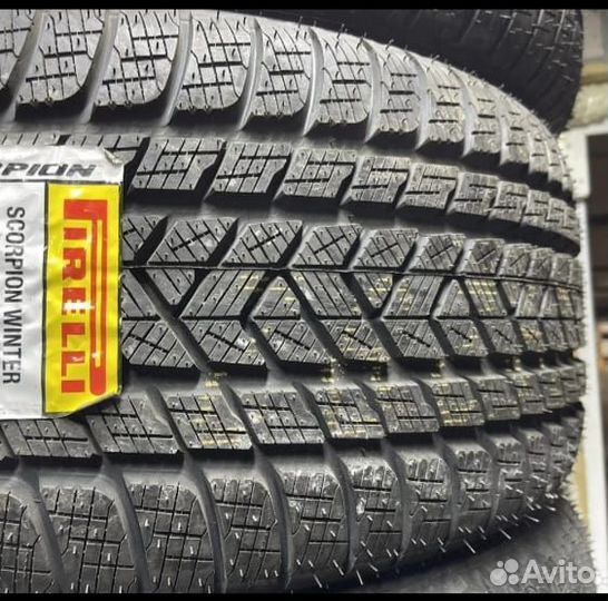Pirelli Scorpion Winter 215/70 R16 104H