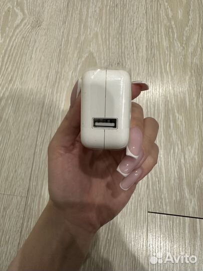 Адаптер питания Apple USB 12 Вт (MD836ZM/A)