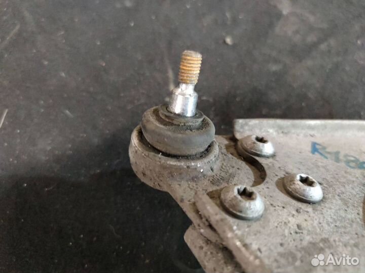 Рычаг правый верхний Mercedes-Benz CLS-Класс C219