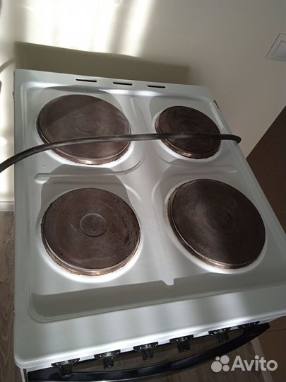 Продам электрическую плиту