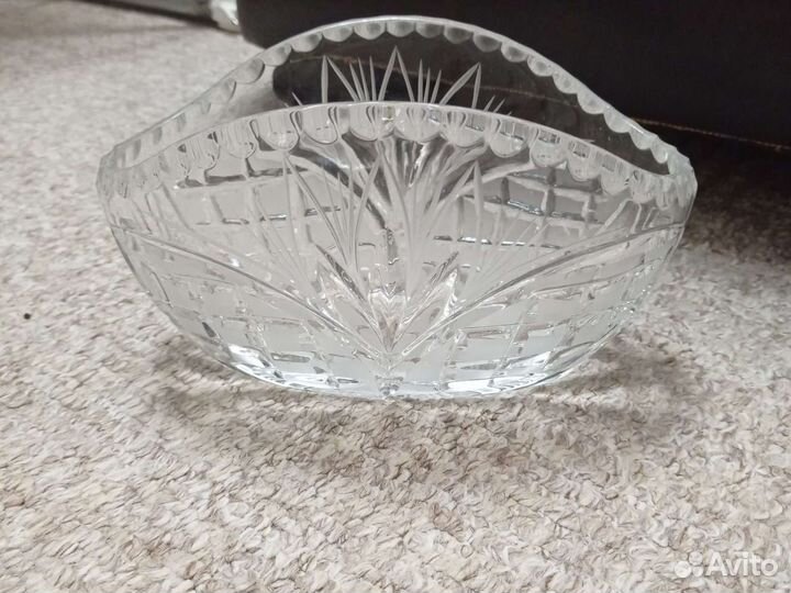 Хрустальная ваза