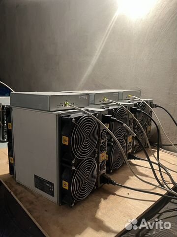 В наличии. Asic S17 pro 62th