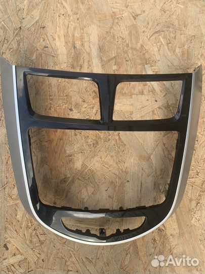 Штатное гу (магнитола) Hyundai Solaris 2010-2017