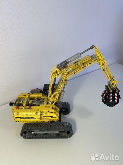 Lego technic Экскаватор 42006