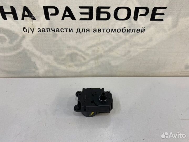 Сервопривод заслонки отопителя Mitsubishi