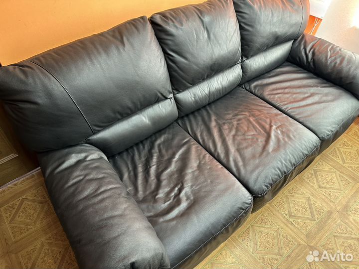 Диван кожаный