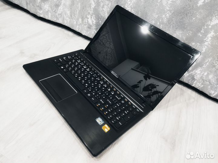 Игровой ноутбук i5/8Gb/1Tb/GT710M