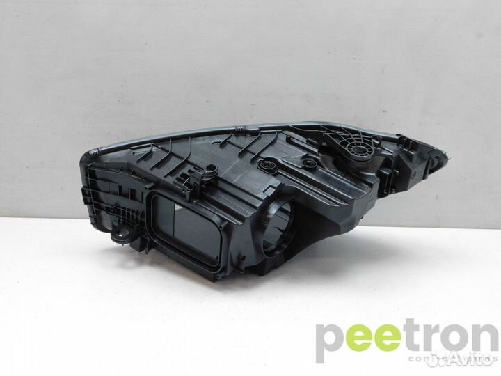 Б/У Б/У Корпус фары правой новая LED. A2069061003